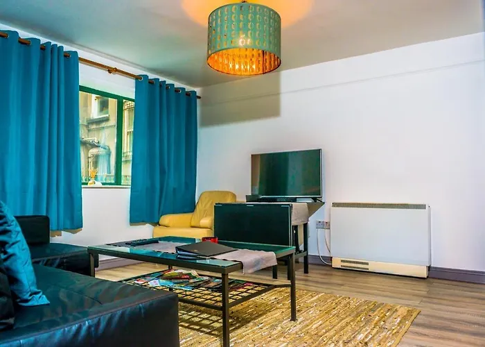 1 Bedroom By Trinity *